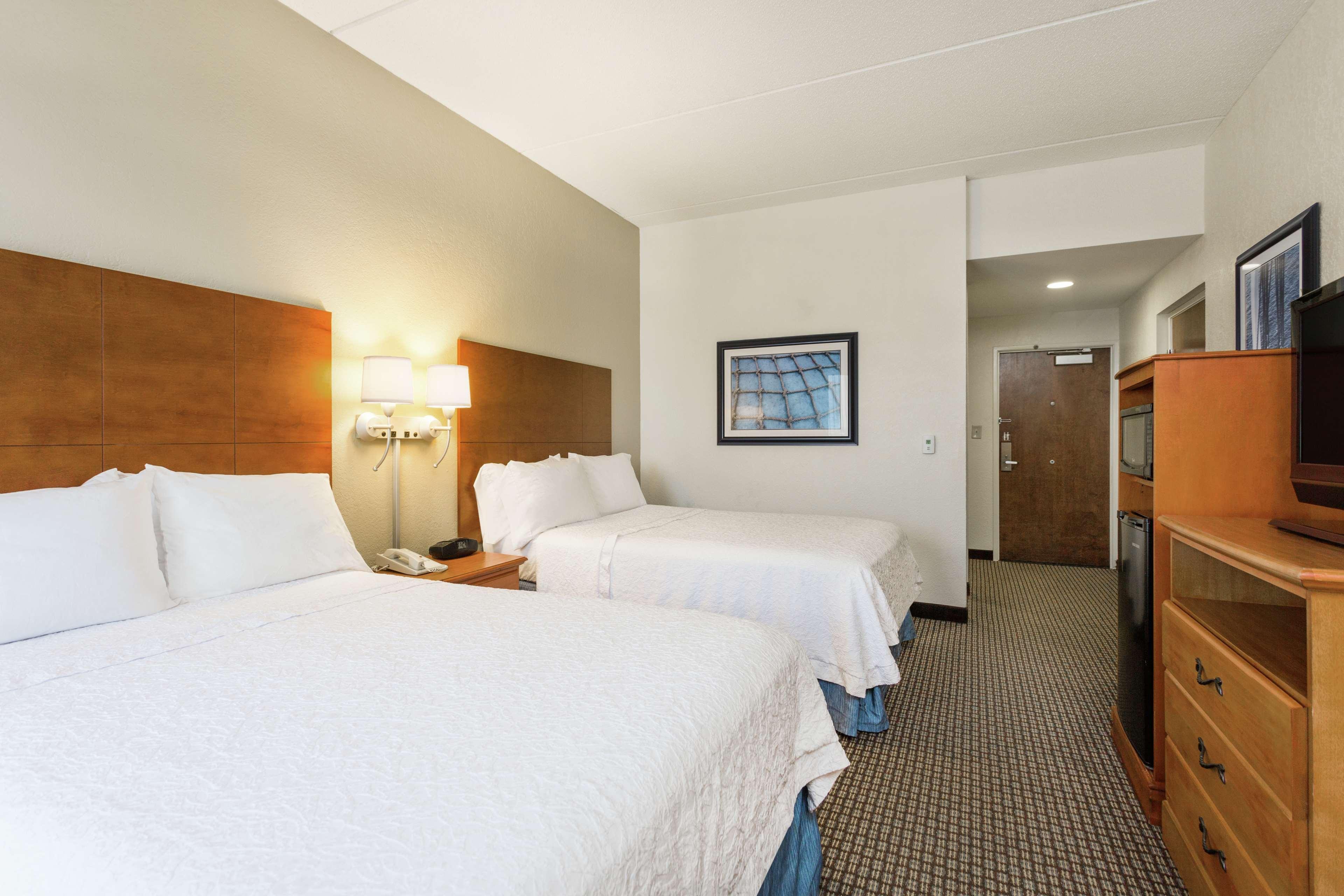 Hampton Inn Морхед-Сити Экстерьер фото