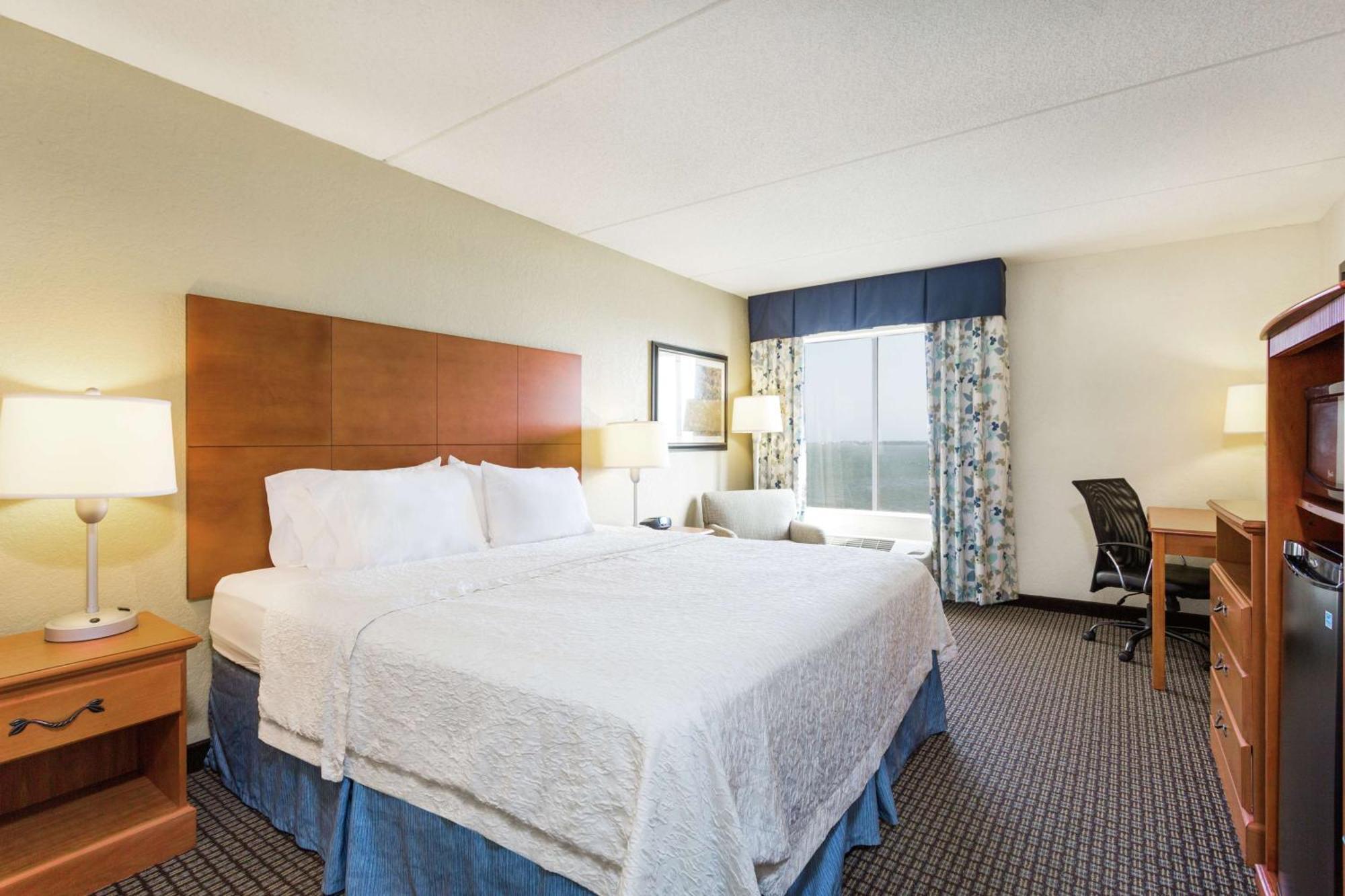 Hampton Inn Морхед-Сити Экстерьер фото
