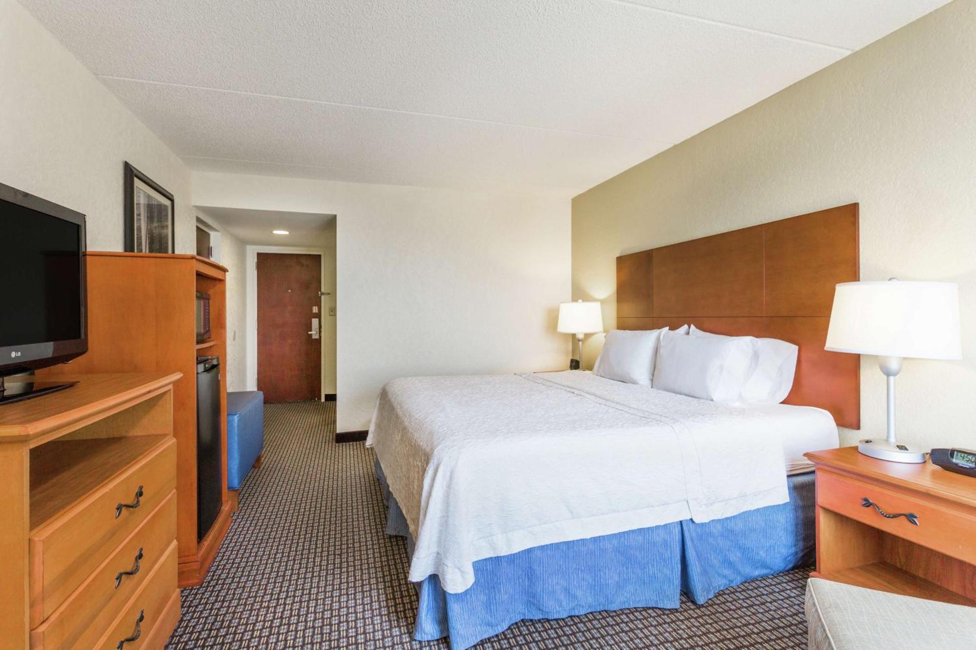 Hampton Inn Морхед-Сити Экстерьер фото